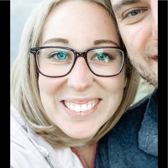 Meet your Posher, Jennifer - Picture 1 of 1